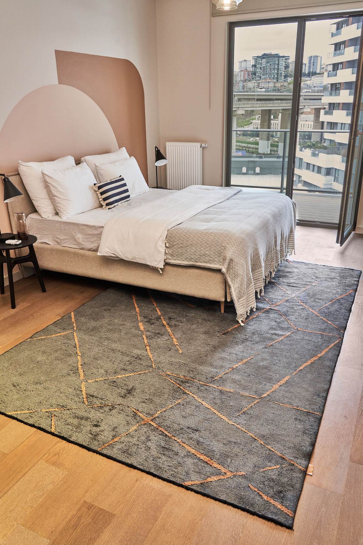 Hare Premium 1311 Antrasit-Kiremit - Pamuk Şönil Dokuma Halı | Parlak Salon Halısı